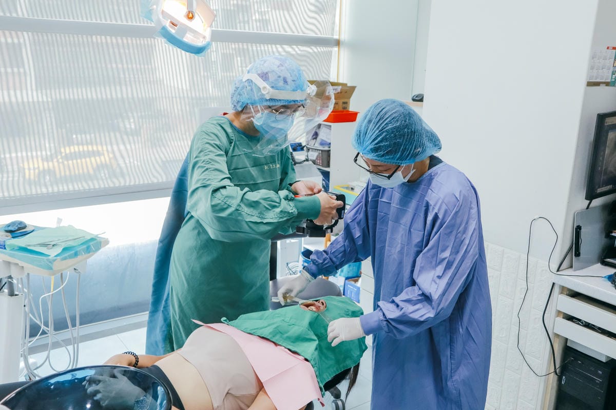 【新竹牙醫推薦】你知道如何有效預防蛀牙嗎? ｜洗牙、個人 氟